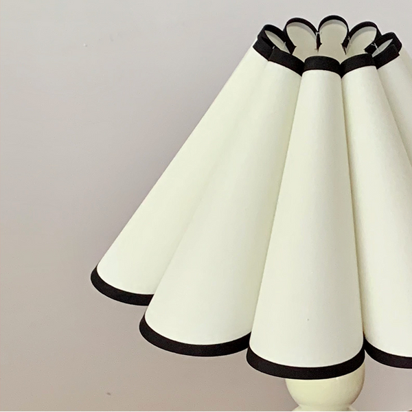 Classic Ruffle Table Lamp