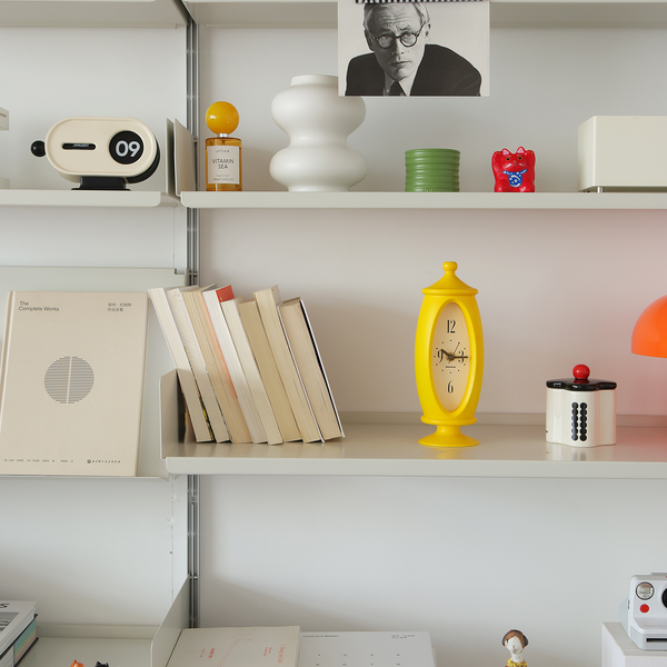 Playful Retro Mailbox Table Clock – Silent Decorative Desk Clock