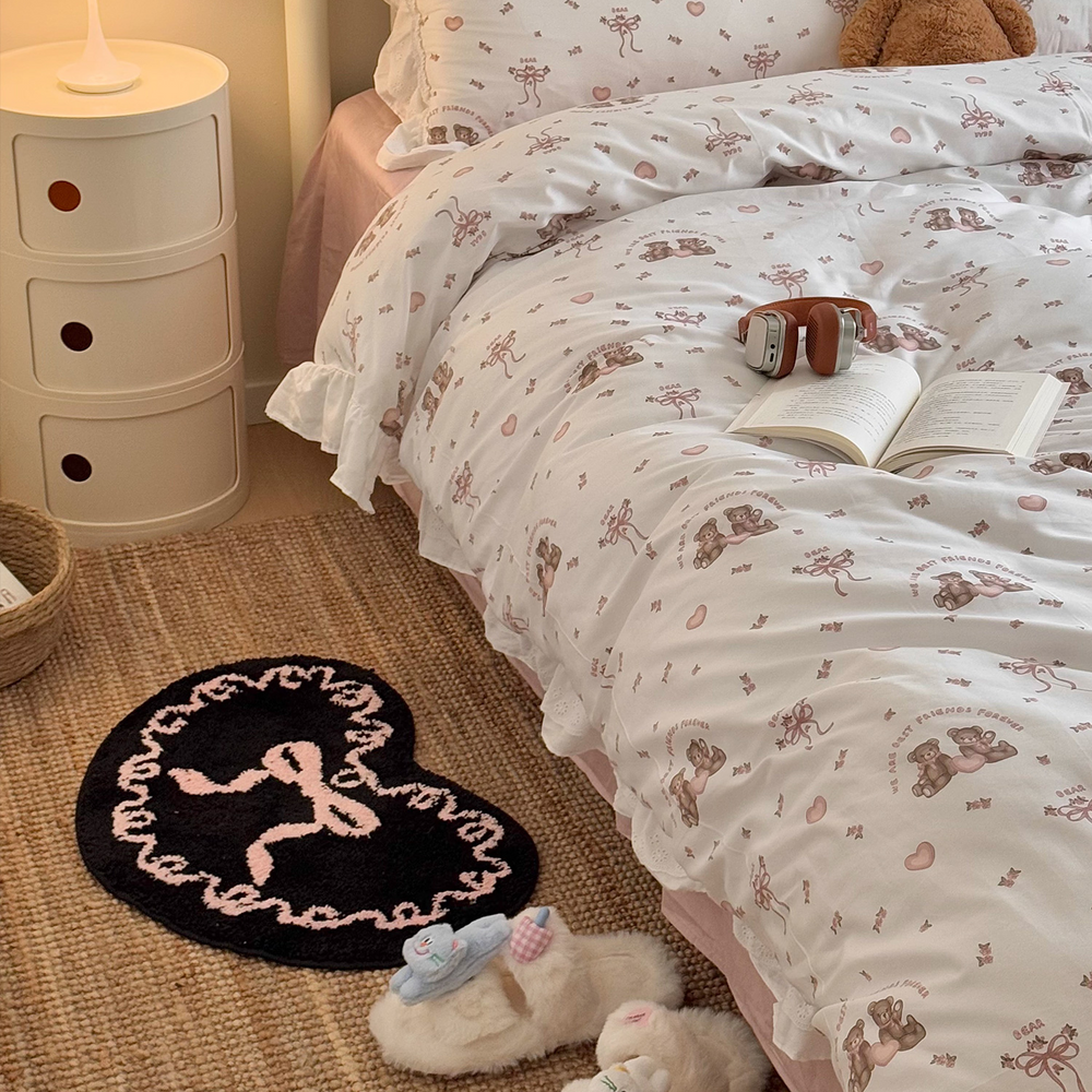 Heart Tufted Accent Rug