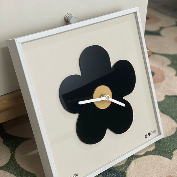 Retro Pop Flower Wall Clock